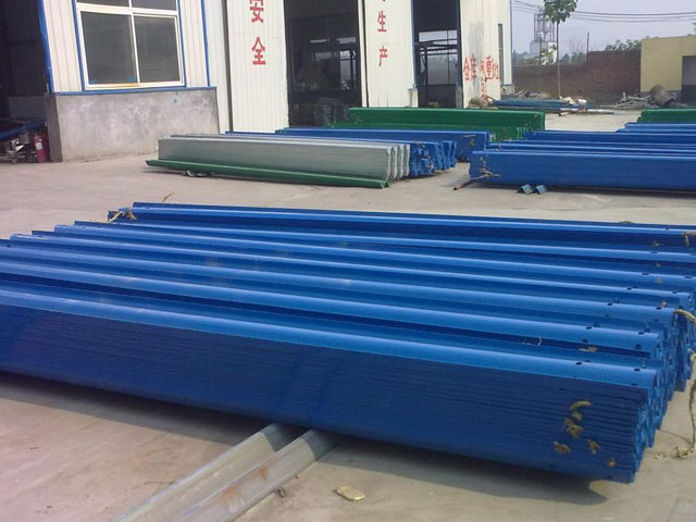 波形護(hù)欄板