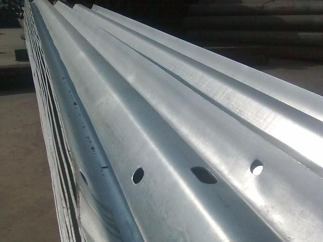 波形護(hù)欄板