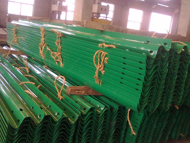 雙波護(hù)欄板